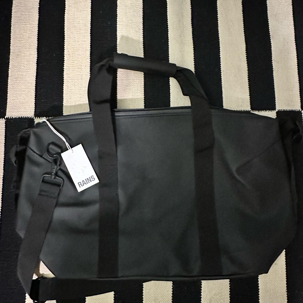 Rains Small Weekender Black NWT